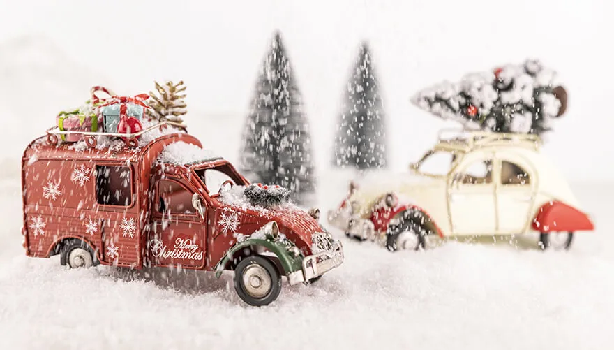 Christmas 2021 Greetings from us all at Peter Hanley Motors